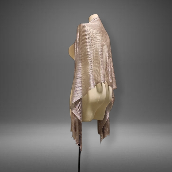 Elegant Vintage Silver Fishnet Women's Shawl - Picture 8 of 13